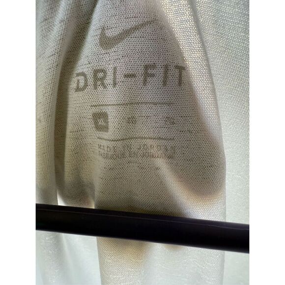 NIKE DRIFIT TSHIRT XL - Picture 2 of 6